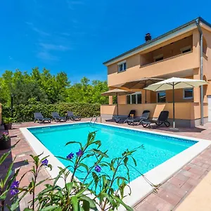 https://nelly-apartments.hotelinzadar.com